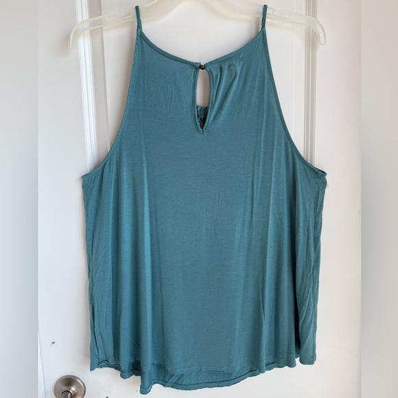 Maurices Green Crochet and Key Hole Tank Top w/ Raw Hem, Sz 0X - Picture 4 of 6